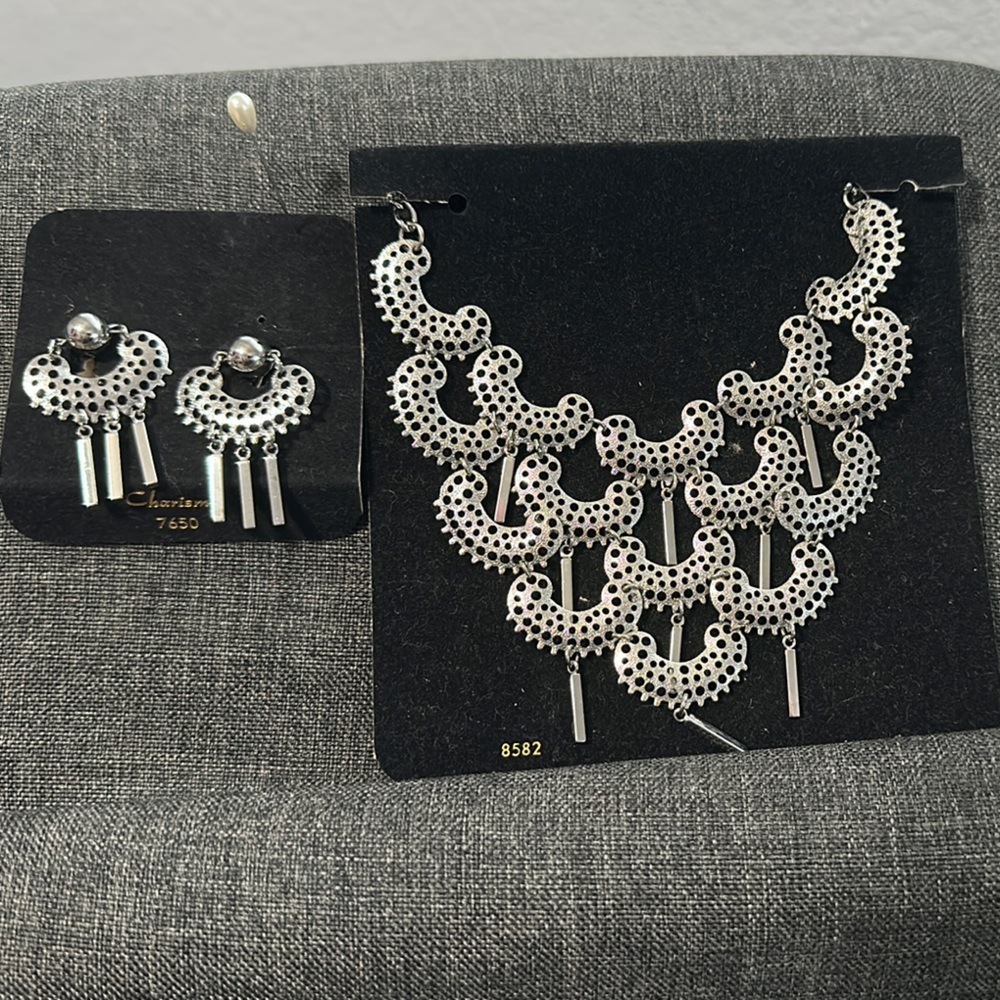 Sarah Coventry Silver Geometric Necklace and Earring Set